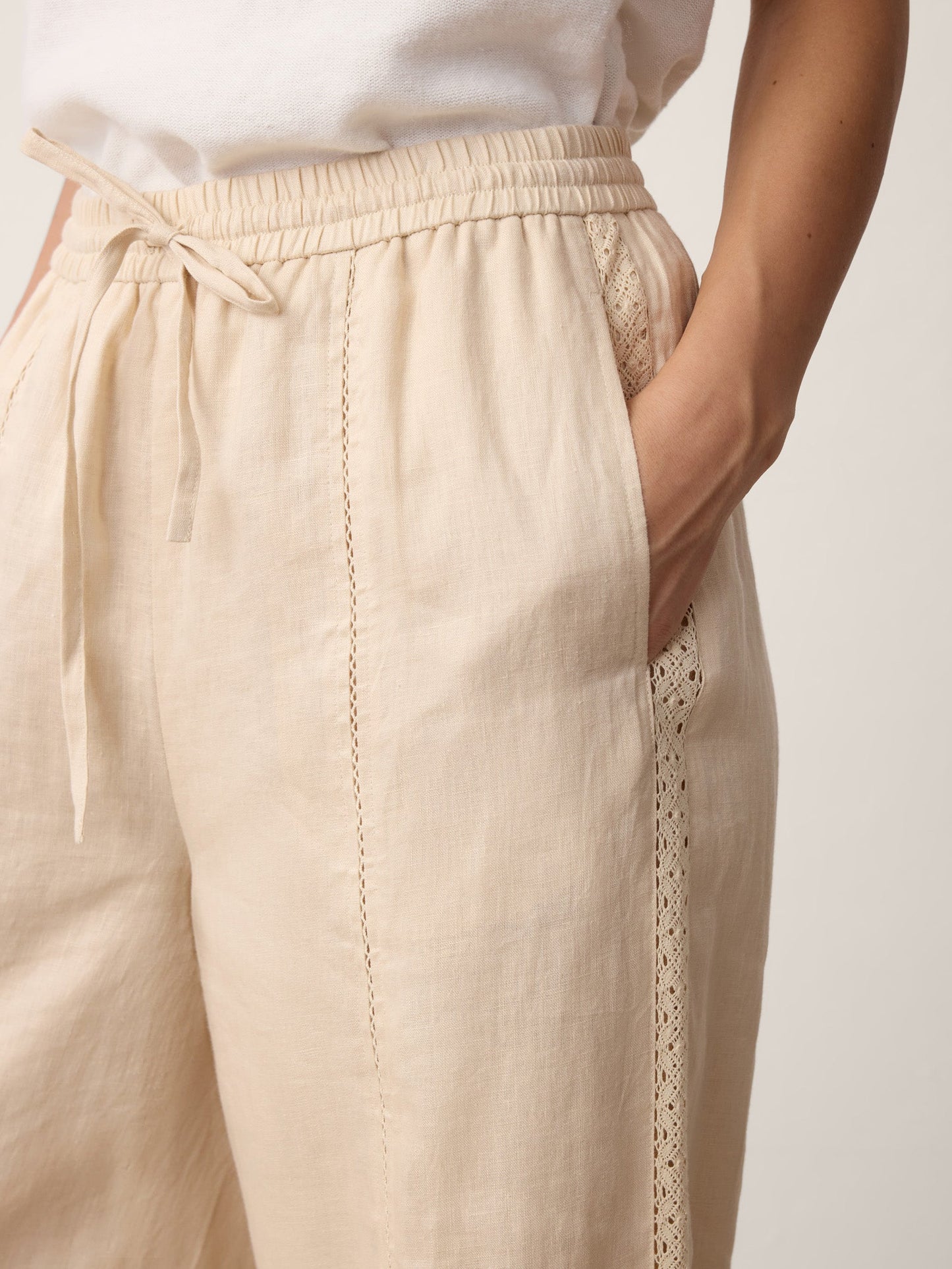 Linen Lace-Panel Split-Hem Pants