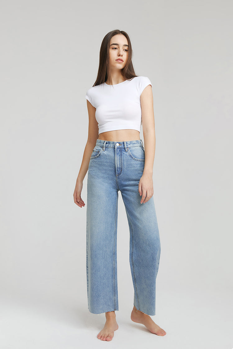 Wide Leg Curve Raw Hem Crop Jeans