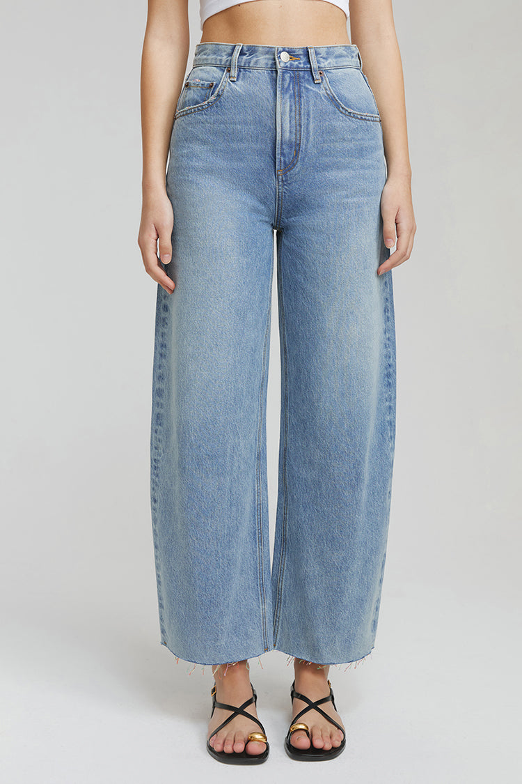 Wide Leg Curve Raw Hem Crop Jeans