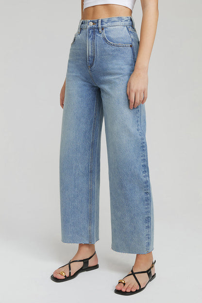 Wide Leg Curve Raw Hem Crop Jeans