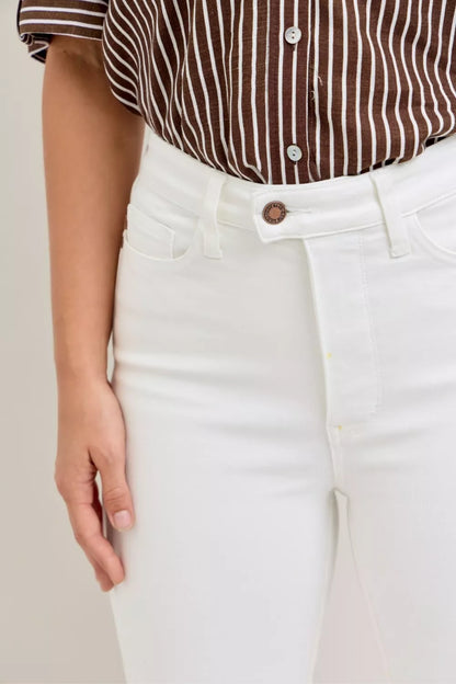 Extended Waistband Capri Pants