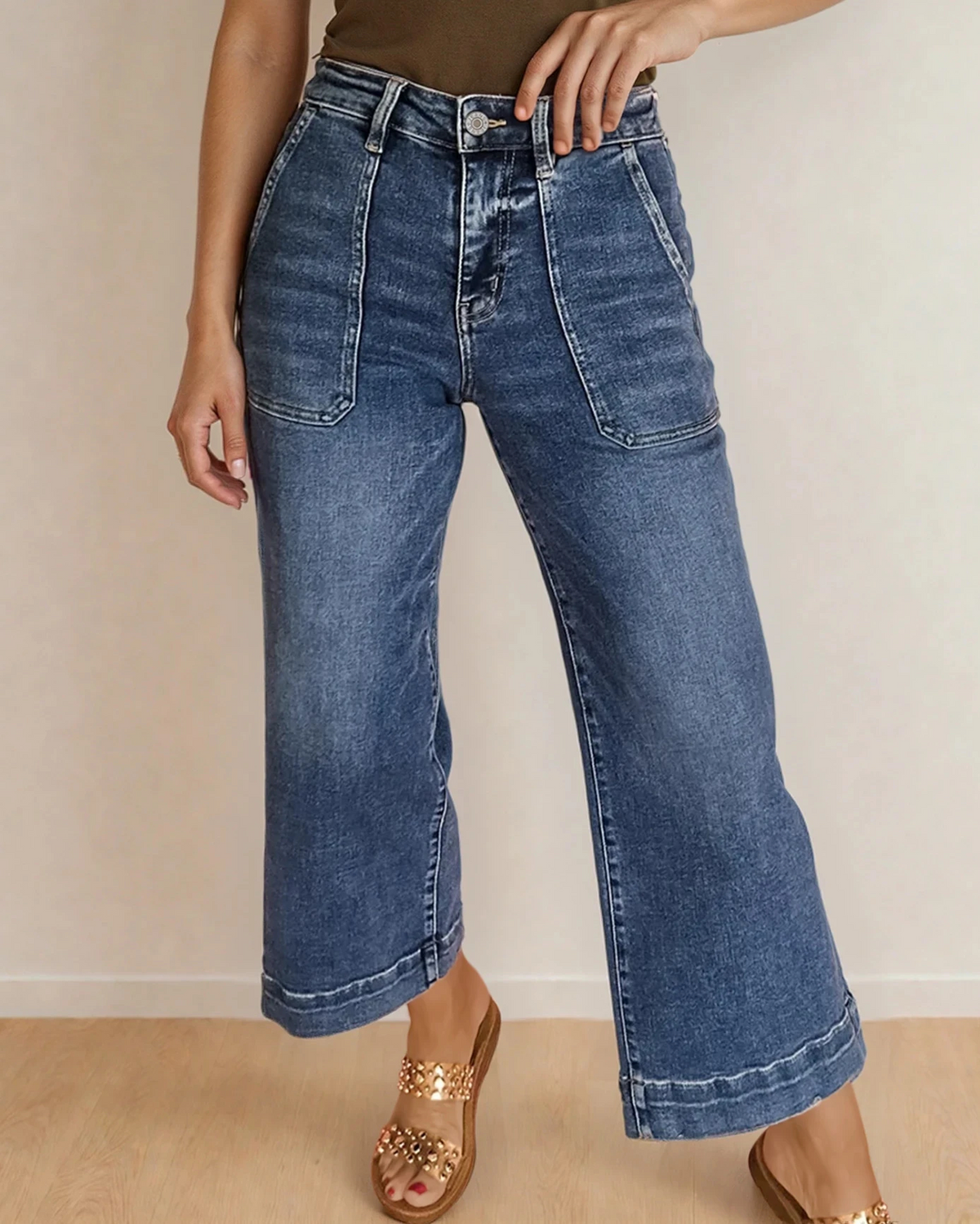 Square Pocket Wide Leg Jeans