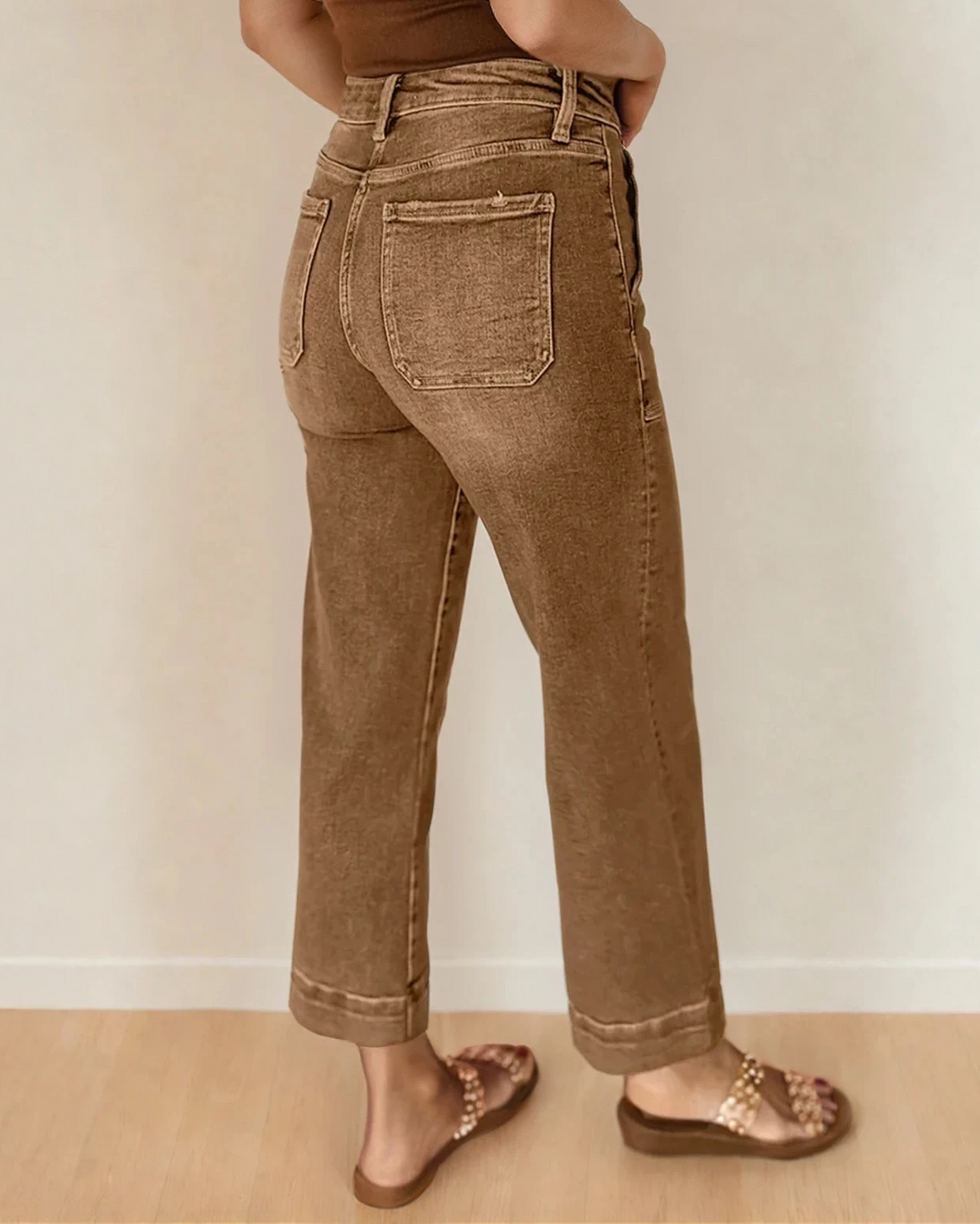Square Pocket Wide Leg Jeans