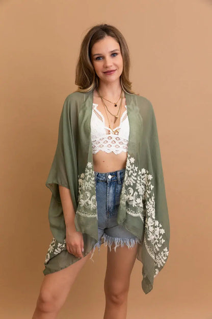 Bloom Embroidered Short Sleeve Kimono