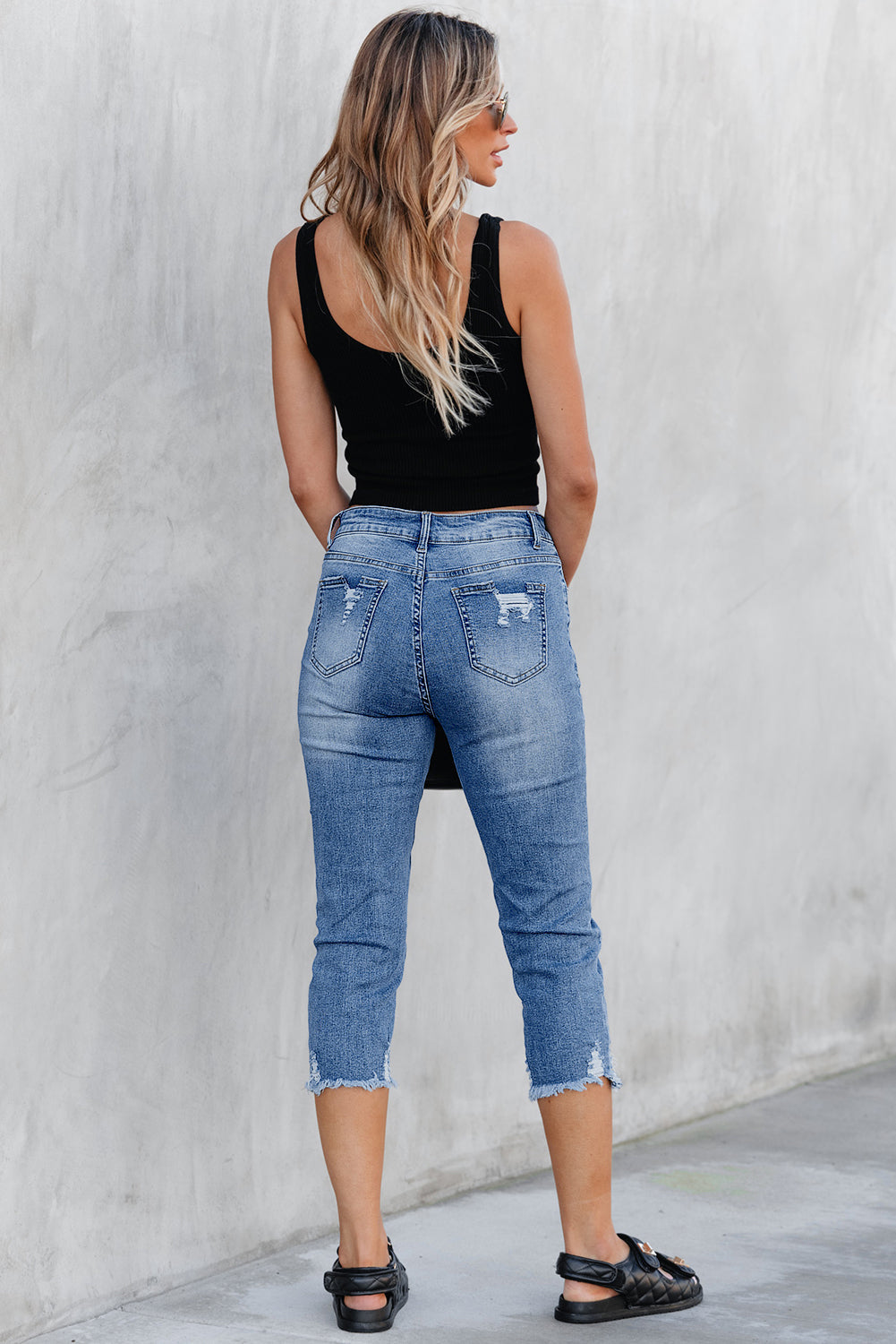 Distressed Skinny Capri Jeans