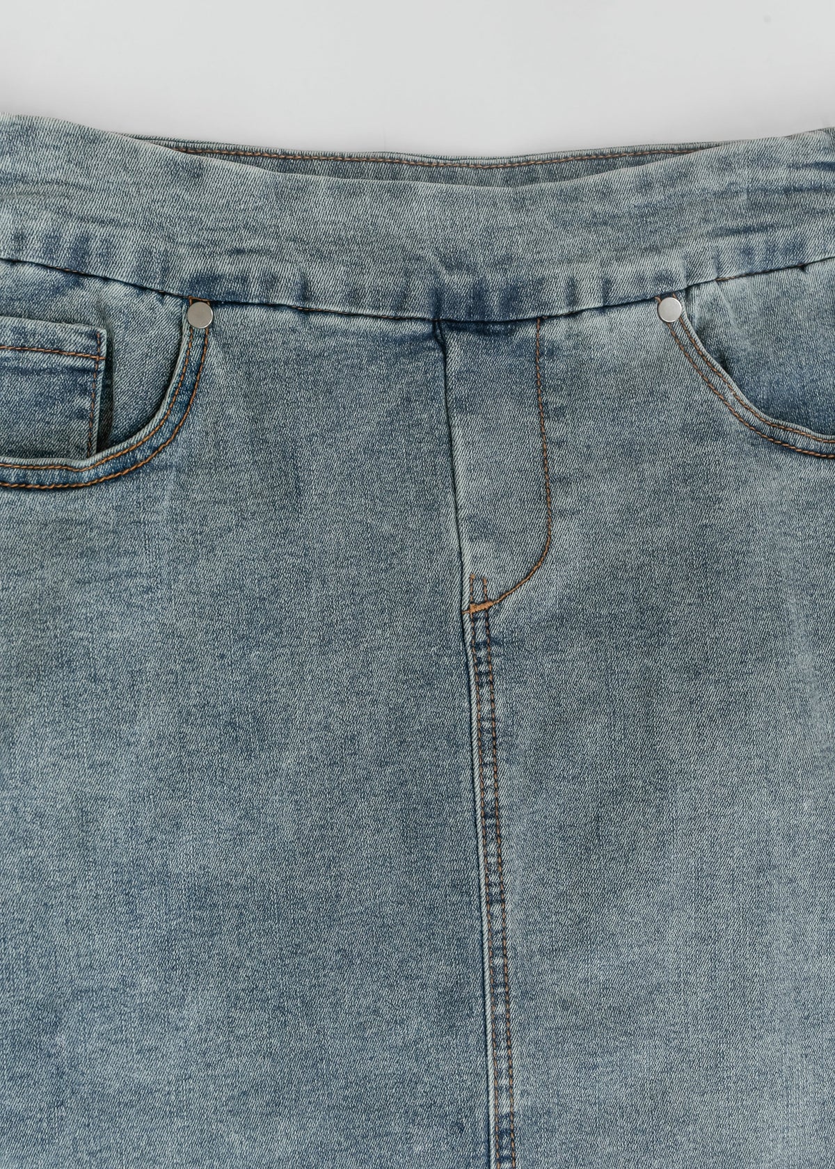 Classic Wash Stretch Waist Midi Denim Skirt
