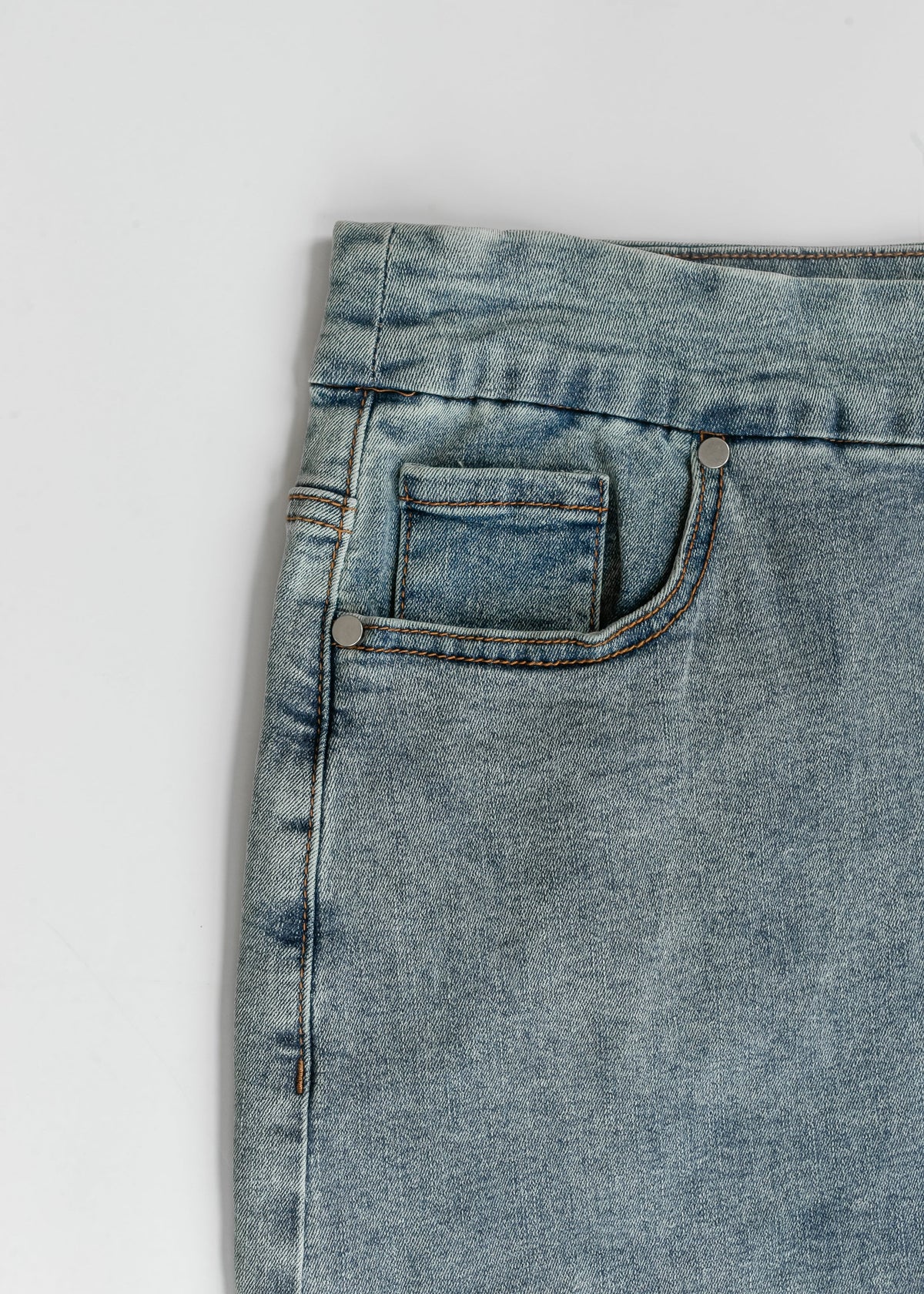 Classic Wash Stretch Waist Midi Denim Skirt